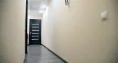 Длинный коридор после капитального ремонта квартиры в Балашихе
